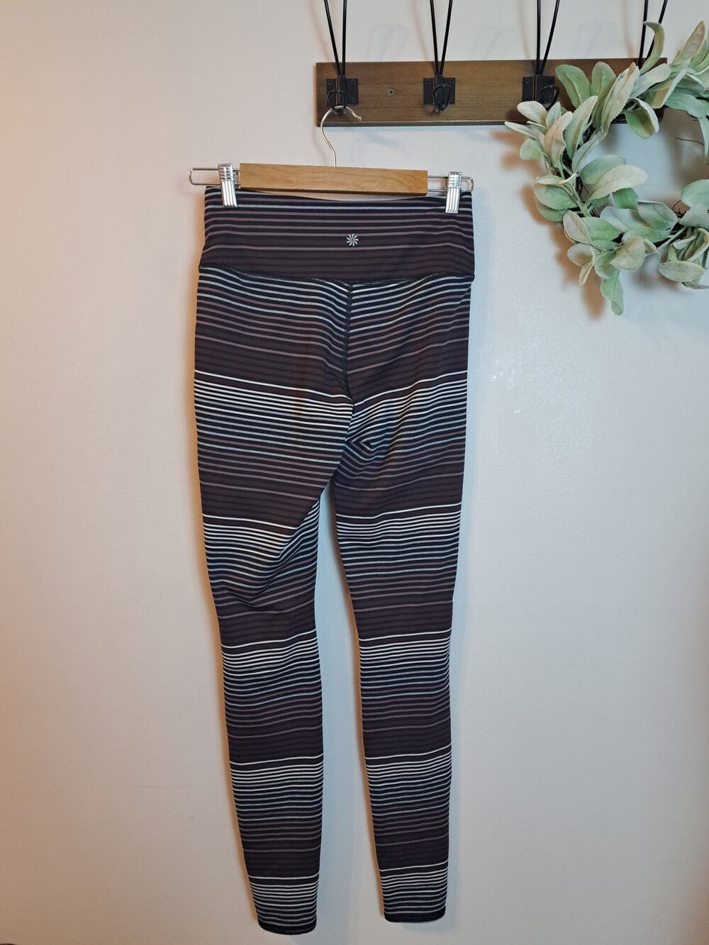 ATHLETA HIGH RISE EXPANSE STRIPE CHATURANG TIGHT Size Small Tall